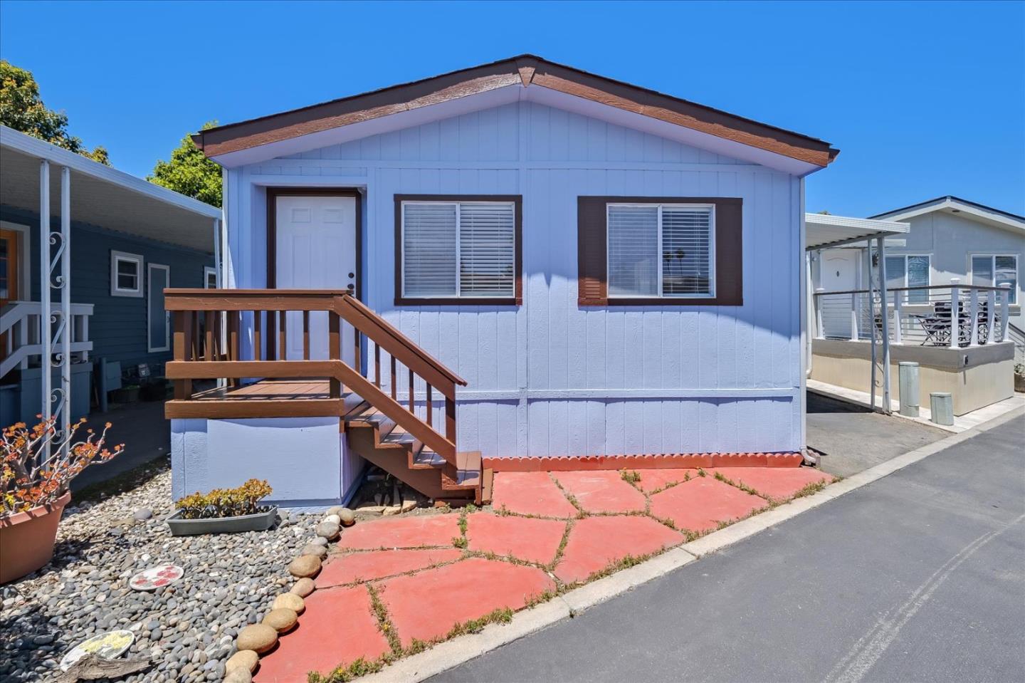 Detail Gallery Image 1 of 1 For 1555 Merrill #5,  Santa Cruz,  CA 95062 - 2 Beds | 2 Baths