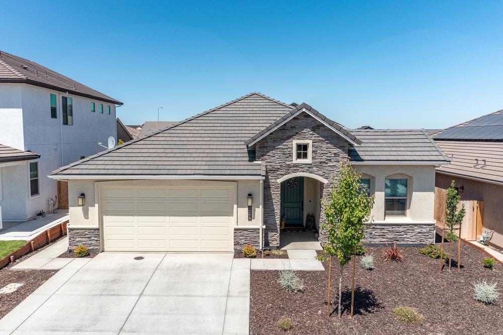 Detail Gallery Image 1 of 1 For 1298 Azalea Dr, Hollister,  CA 95023 - 4 Beds | 2 Baths