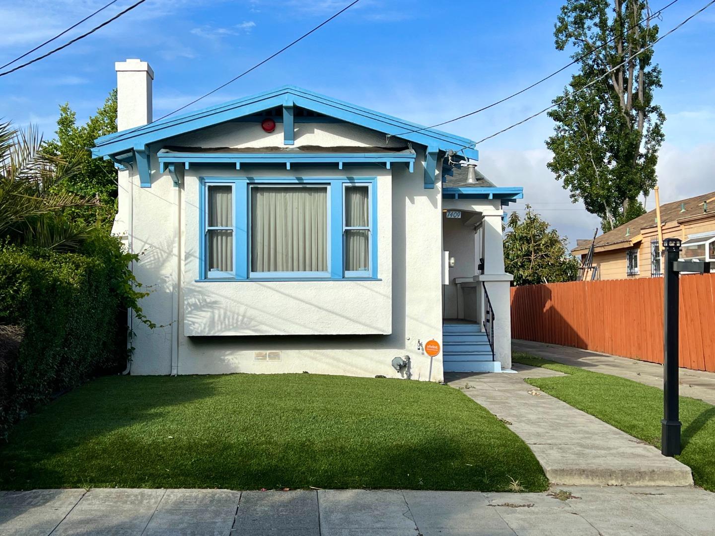 Detail Gallery Image 1 of 1 For 7409 Halliday Ave, Oakland,  CA 94605 - 2 Beds | 1 Baths