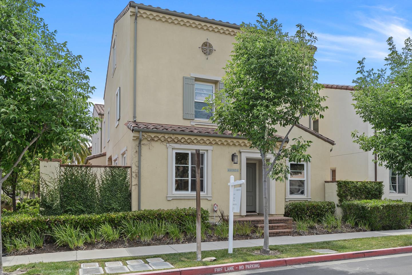 Detail Gallery Image 1 of 1 For 48926 Ebony Ter, Fremont,  CA 94539 - 3 Beds | 2/1 Baths