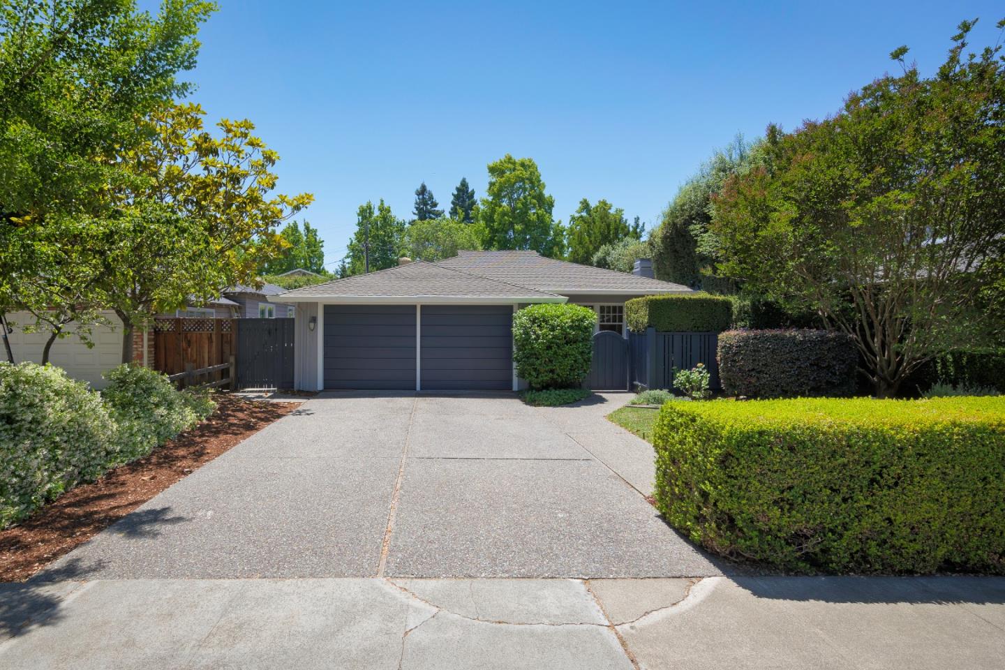 Detail Gallery Image 1 of 1 For 164 Hedge Rd, Menlo Park,  CA 94025 - 3 Beds | 2 Baths