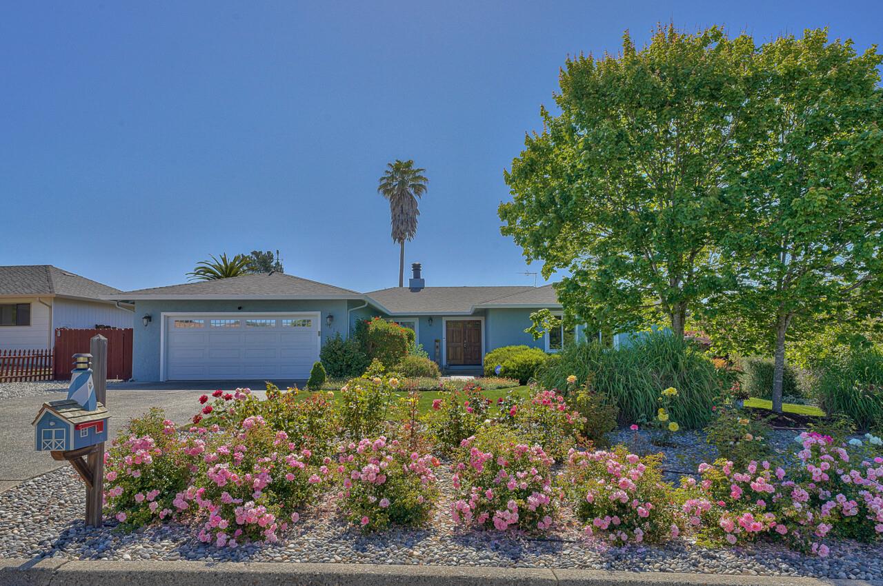 Detail Gallery Image 1 of 1 For 9915 Pampas Path, Prunedale,  CA 93907 - 3 Beds | 2 Baths