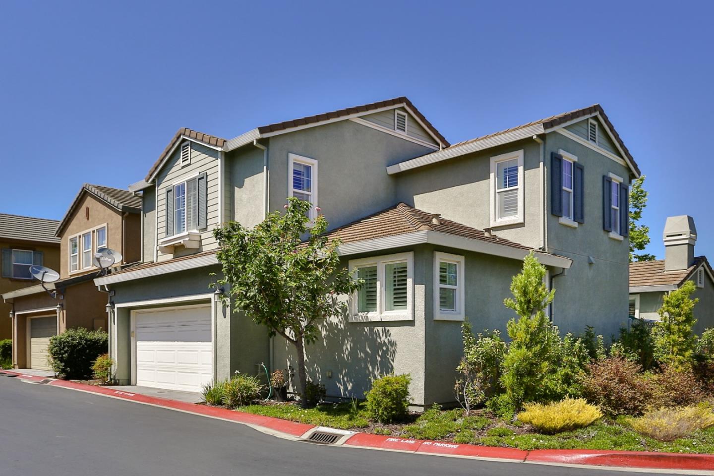 Detail Gallery Image 1 of 1 For 28530 Gulfport Cir, Hayward,  CA 94545 - 4 Beds | 2/1 Baths