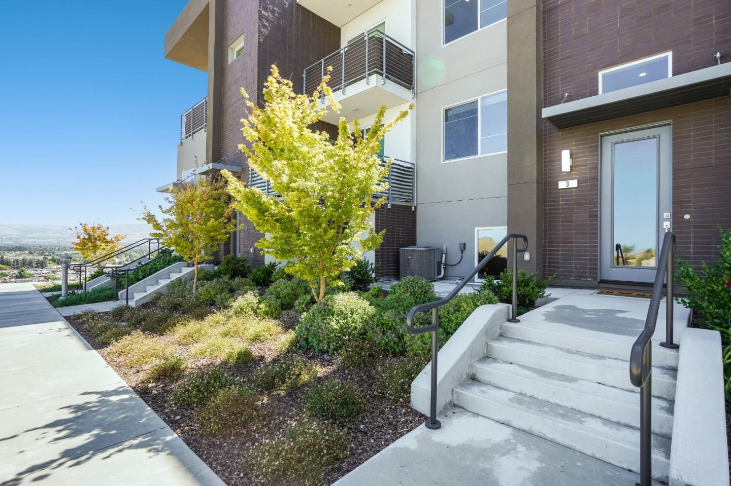 Detail Gallery Image 1 of 1 For 169 Manly Ter #3,  San Jose,  CA 95136 - 4 Beds | 3/1 Baths