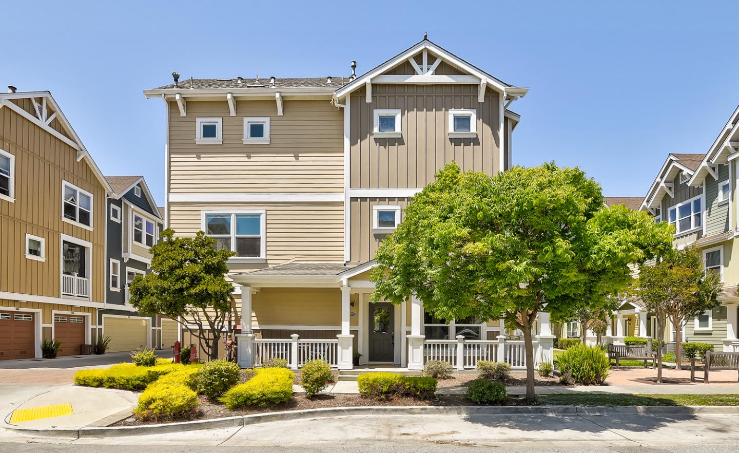 Detail Gallery Image 1 of 1 For 1918 Newbury Dr, Mountain View,  CA 94043 - 3 Beds | 3/1 Baths