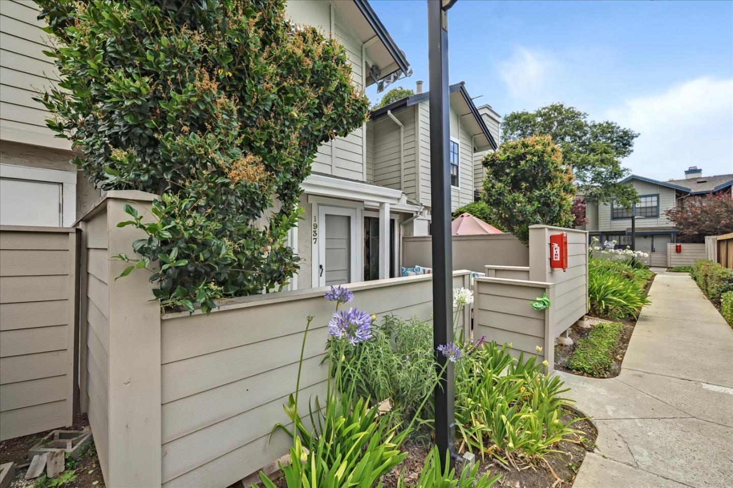 Detail Gallery Image 1 of 1 For 1937 Vista Cay #6,  San Mateo,  CA 94404 - 2 Beds | 2/1 Baths