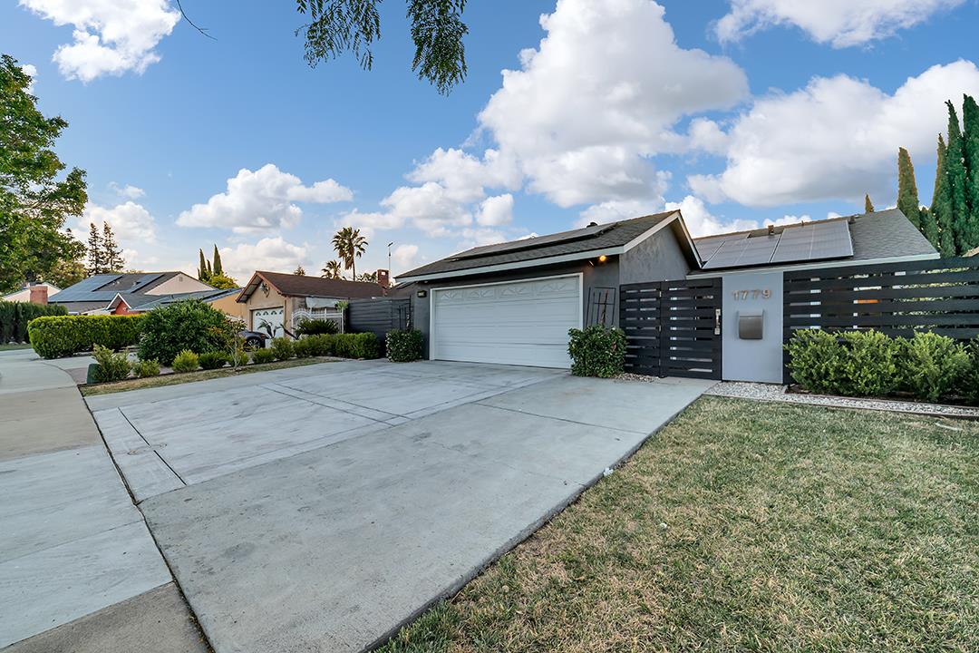 Detail Gallery Image 1 of 1 For 1779 Bagpipe Way, San Jose,  CA 95121 - 2 Beds | 1 Baths