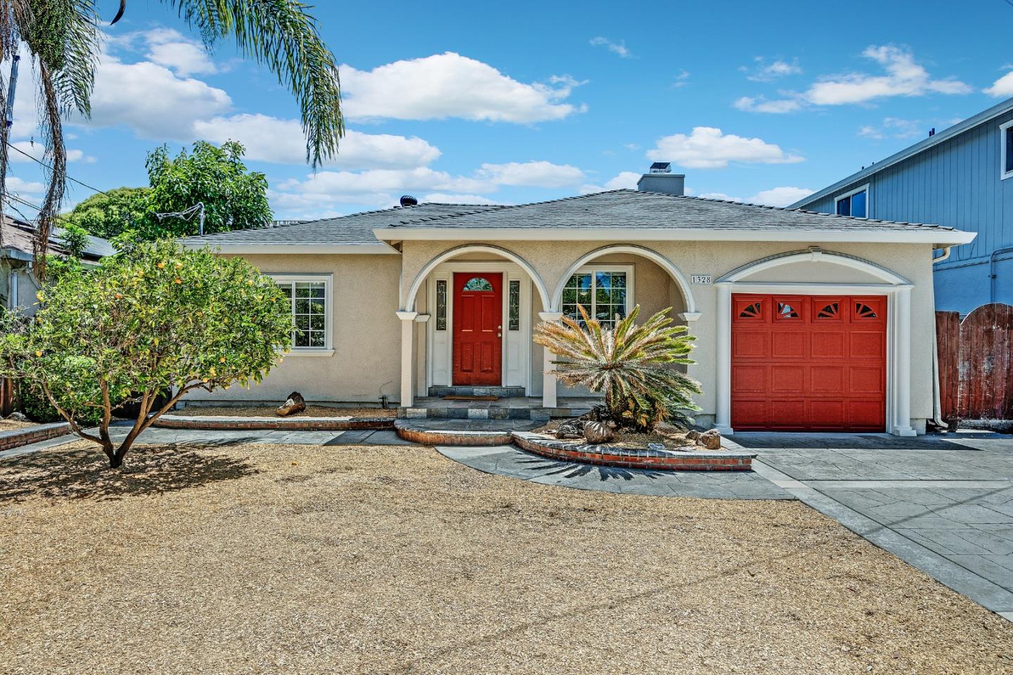 Detail Gallery Image 1 of 1 For 1328 Carlton Ave, Menlo Park,  CA 94025 - 4 Beds | 2 Baths