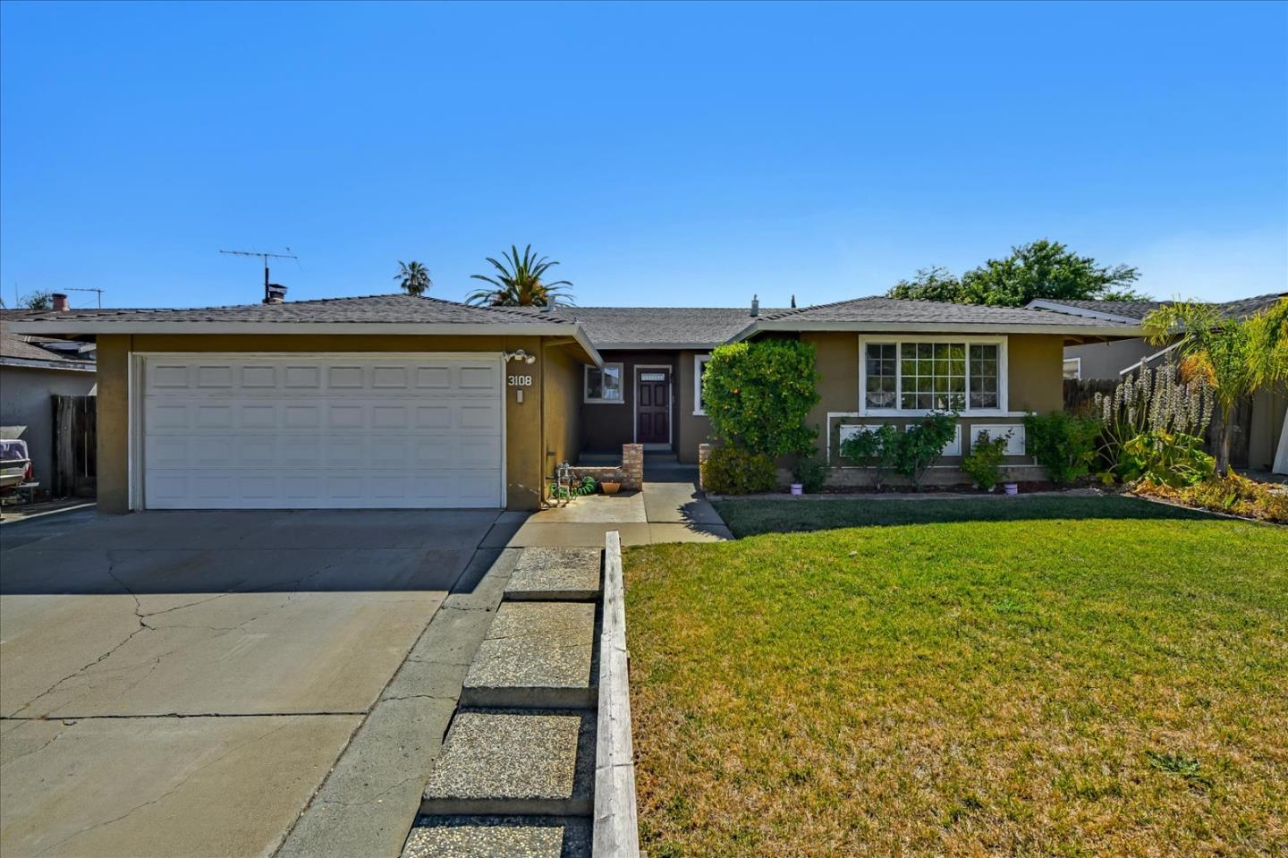 Detail Gallery Image 1 of 1 For 3108 Edenbank Dr, San Jose,  CA 95148 - 4 Beds | 2 Baths