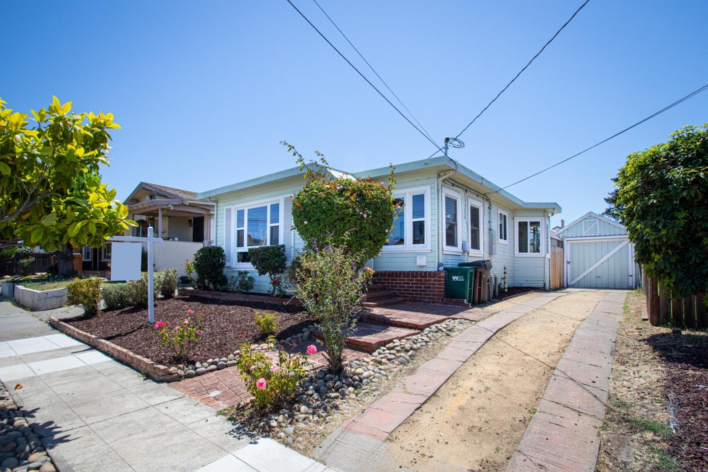 Detail Gallery Image 1 of 1 For 2380 108 Th, Oakland,  CA 94603 - 3 Beds | 1/1 Baths