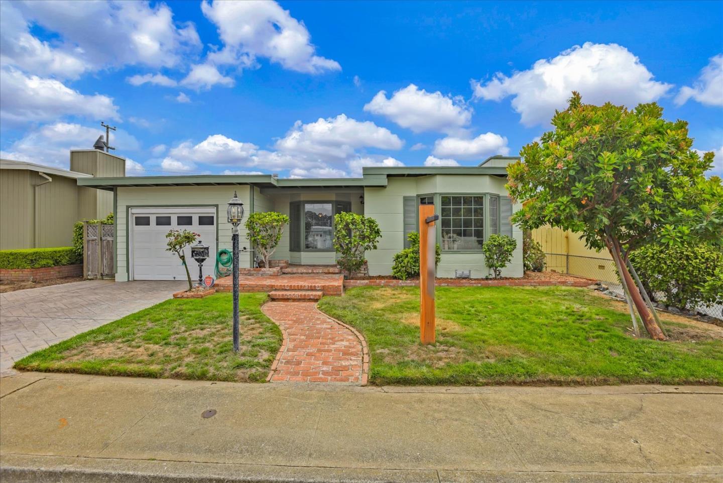 Detail Gallery Image 1 of 1 For 288 Gardenside Ave, South San Francisco,  CA 94080 - 4 Beds | 2 Baths