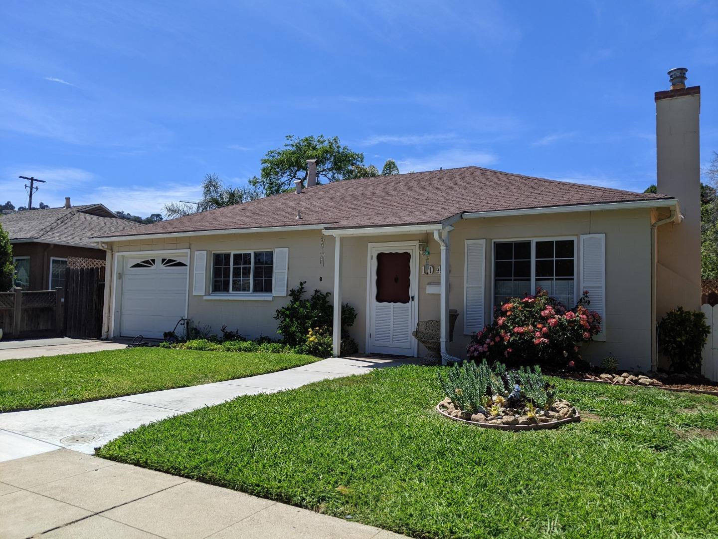 Detail Gallery Image 1 of 1 For Inverness Dr, San Carlos,  CA 94070 - 2 Beds | 1 Baths