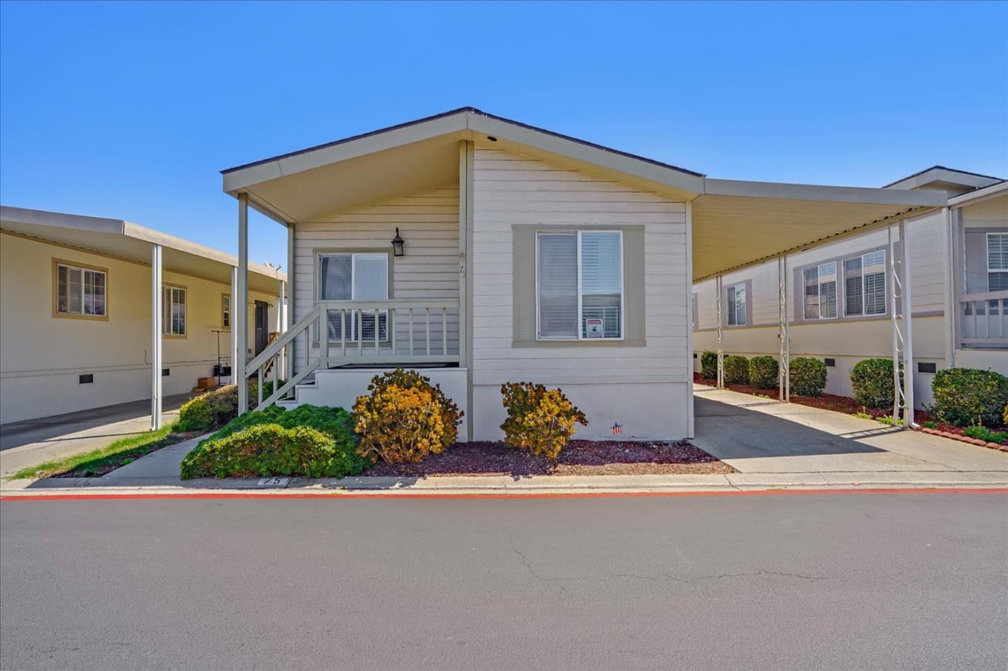 Detail Gallery Image 1 of 1 For 555 Umbarger Rd #75,  San Jose,  CA 95111 - 2 Beds | 2 Baths