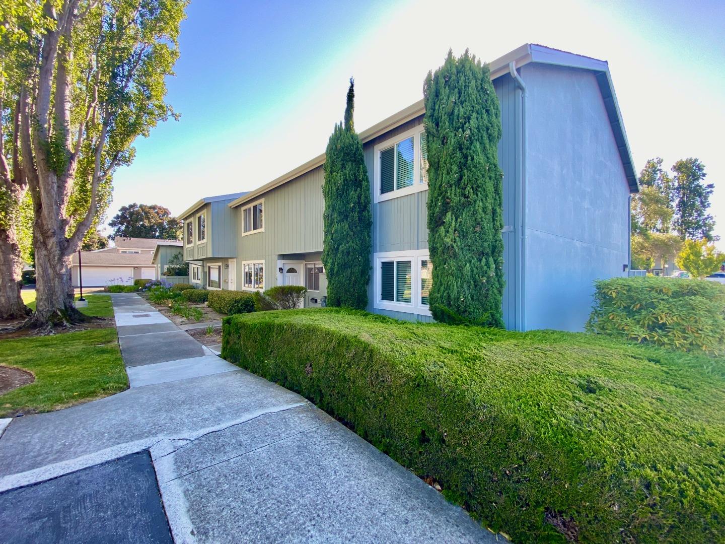 Detail Gallery Image 1 of 1 For 764 Pinta Ln, Foster City,  CA 94404 - 3 Beds | 2/1 Baths