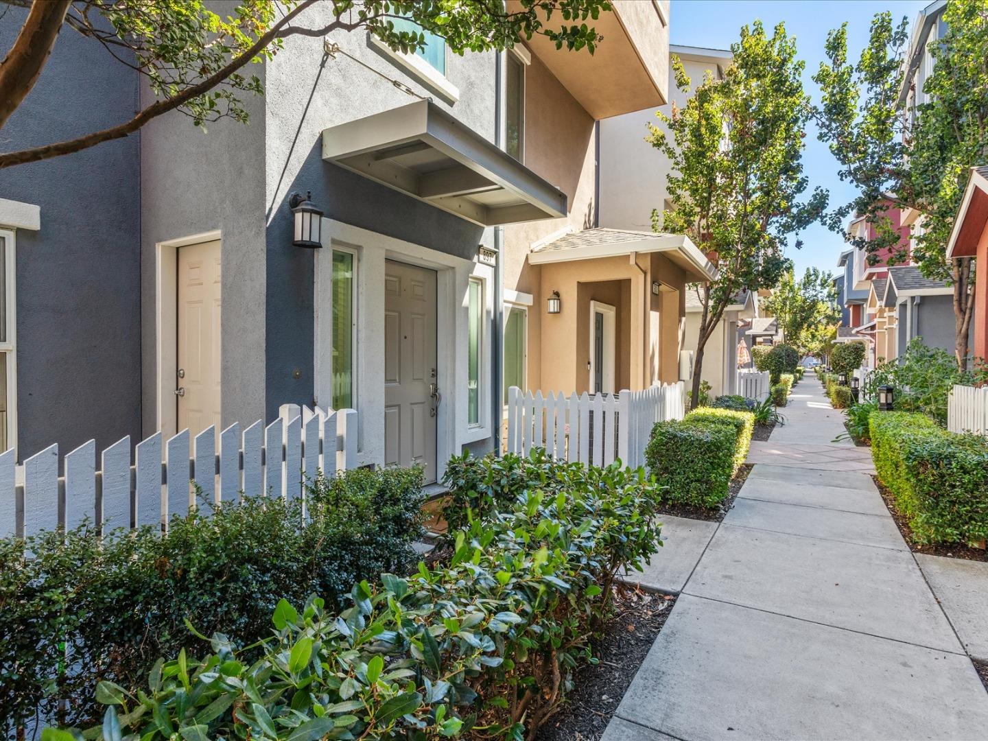 Detail Gallery Image 1 of 1 For 897 Alta Mar Ter, San Jose,  CA 95126 - 3 Beds | 3/1 Baths