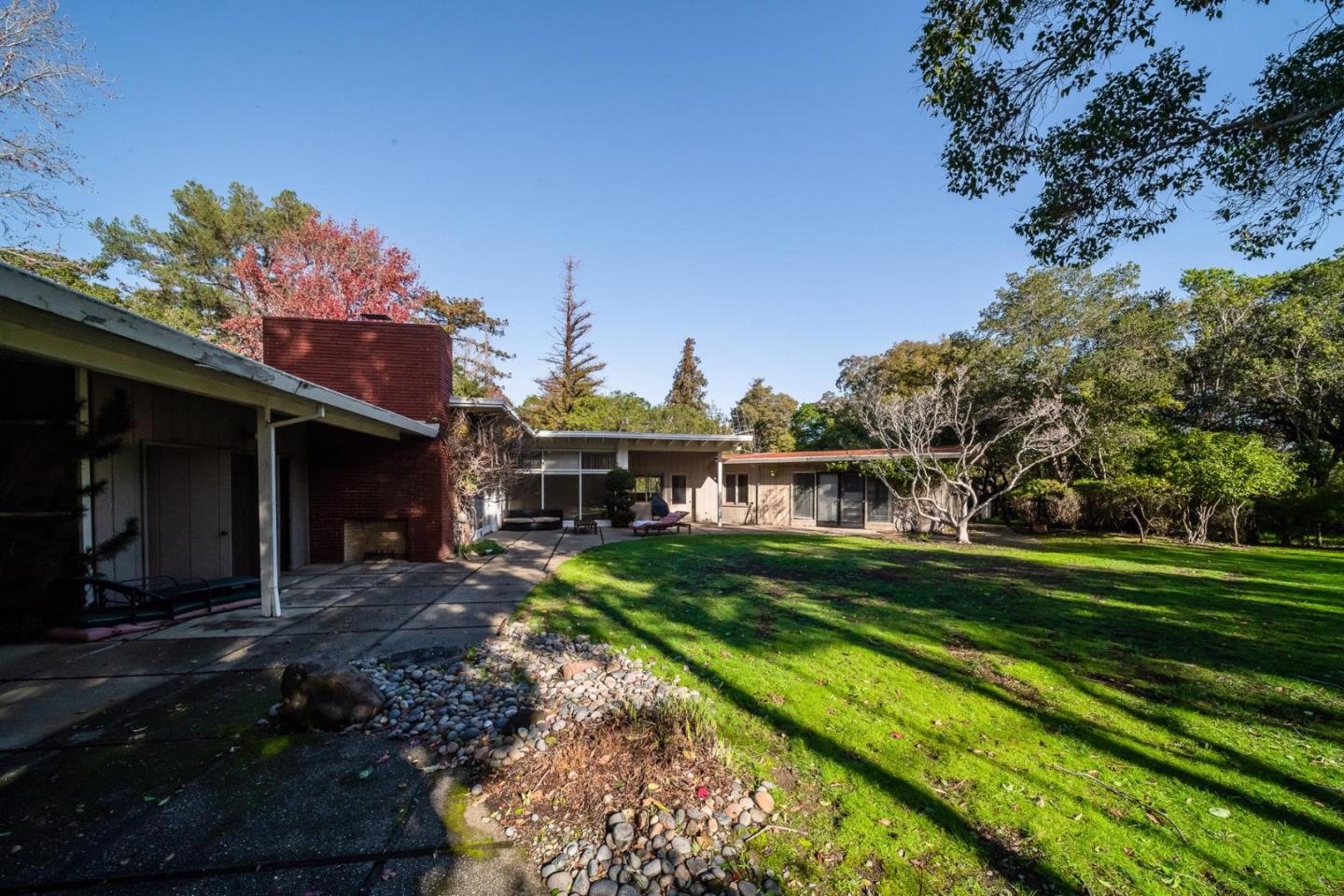 Detail Gallery Image 3 of 13 For 210 Uplands Dr, Hillsborough,  CA 94010 - – Beds | – Baths