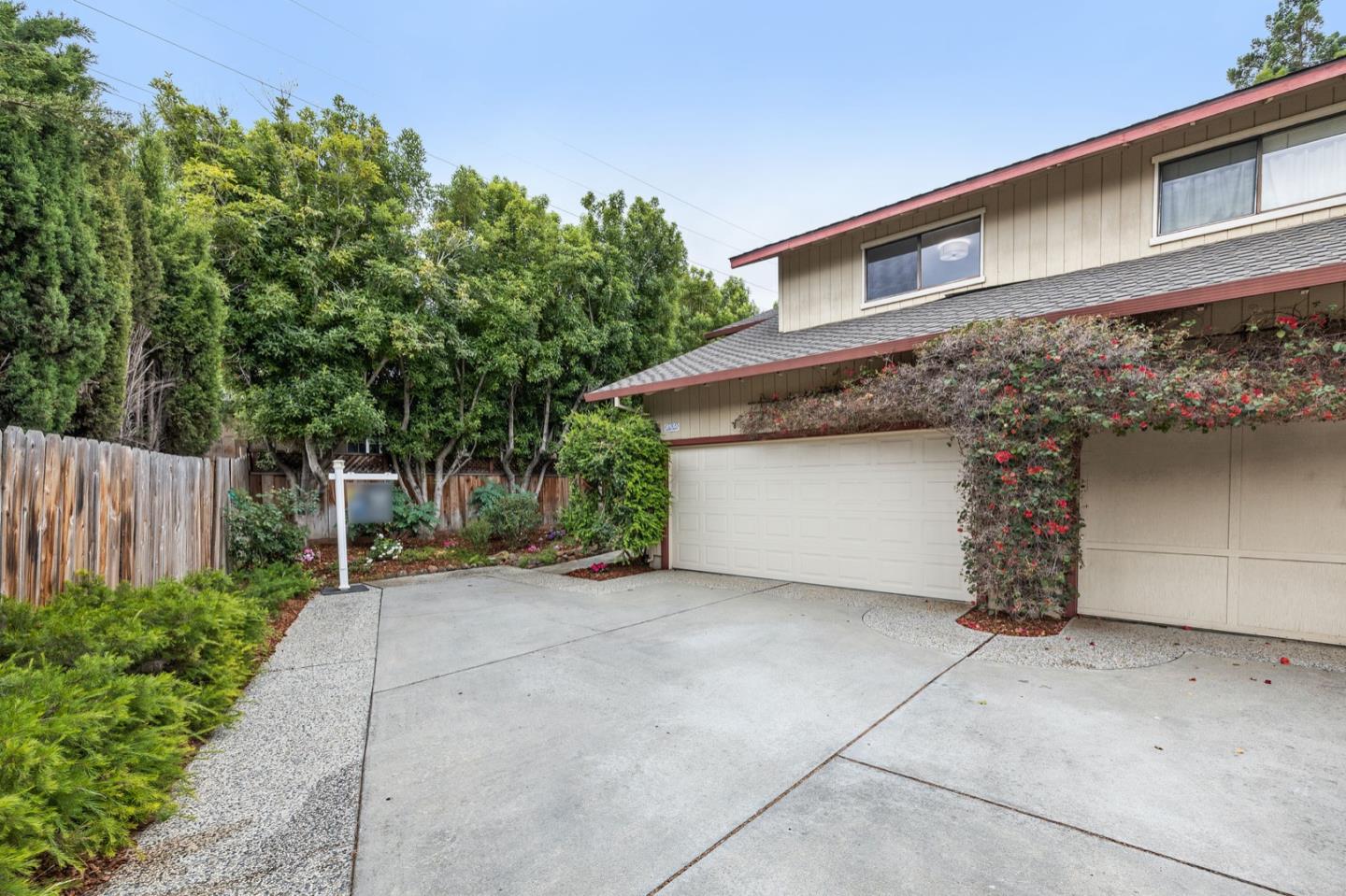 Detail Gallery Image 1 of 1 For 276 Leslie Ct a,  Mountain View,  CA 94043 - 3 Beds | 2/1 Baths