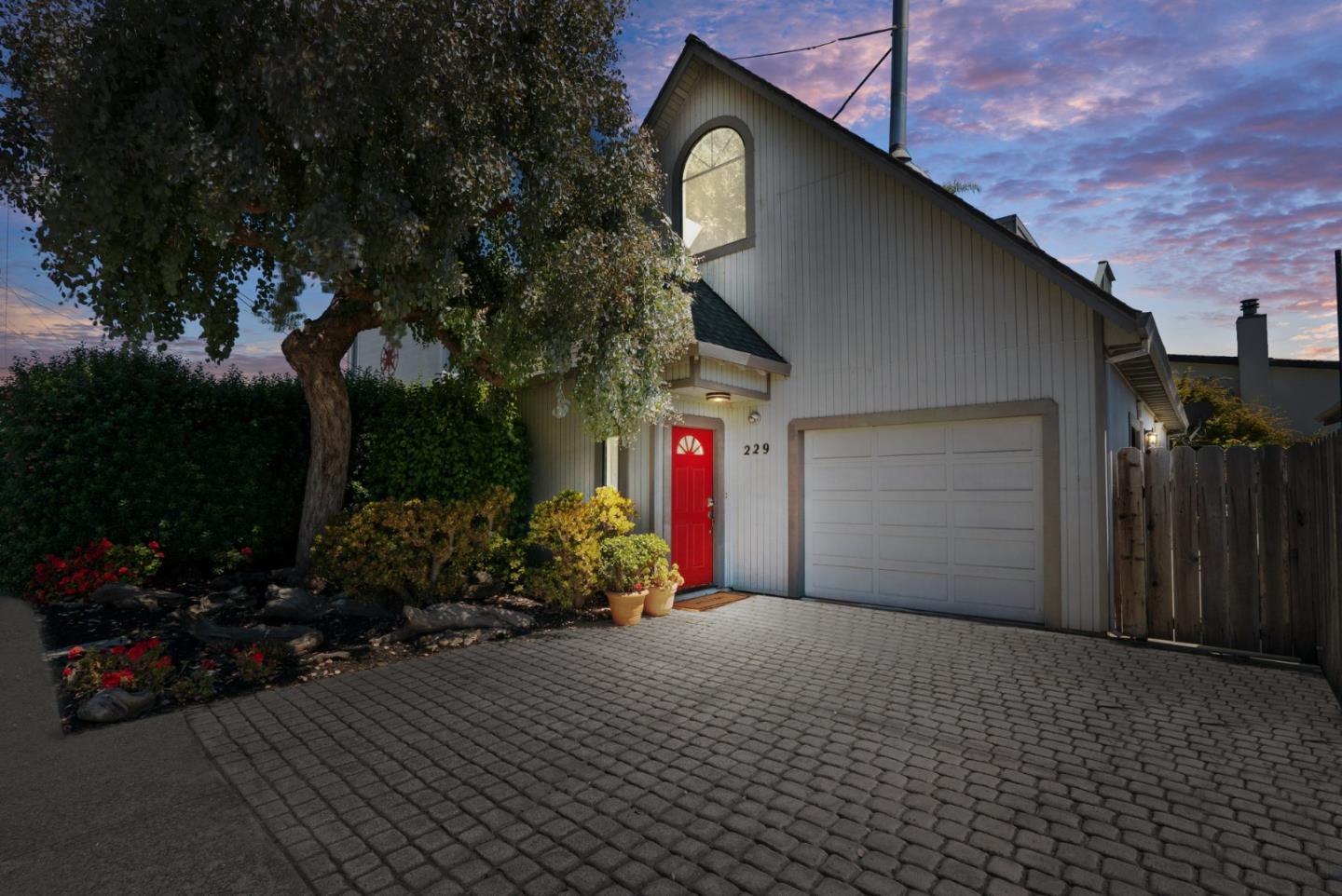 Detail Gallery Image 1 of 1 For 229 Center Ave, Aptos,  CA 95003 - 3 Beds | 2/1 Baths