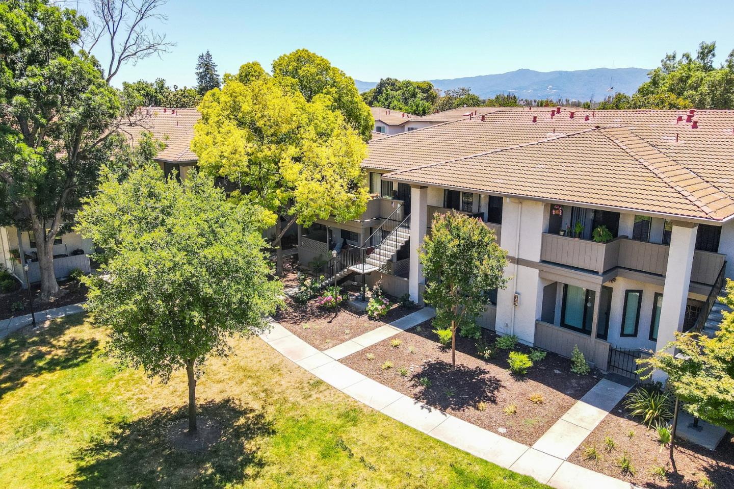 Detail Gallery Image 1 of 1 For 394 Kenbrook Cir, San Jose,  CA 95111 - 2 Beds | 2 Baths