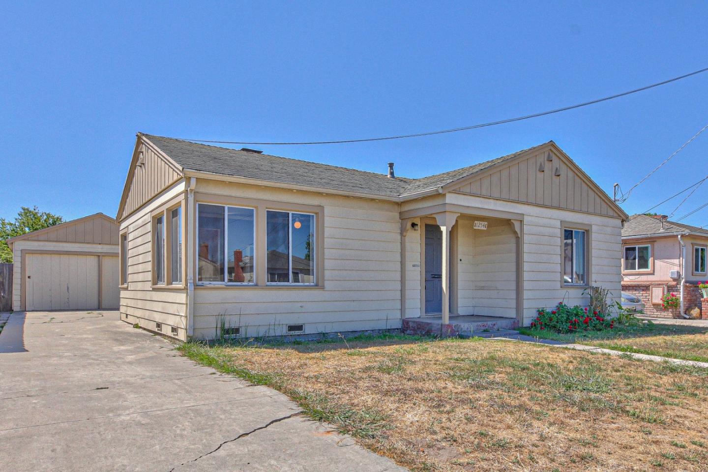 Detail Gallery Image 1 of 1 For 1254 Second Ave, Salinas,  CA 93905 - 2 Beds | 1 Baths