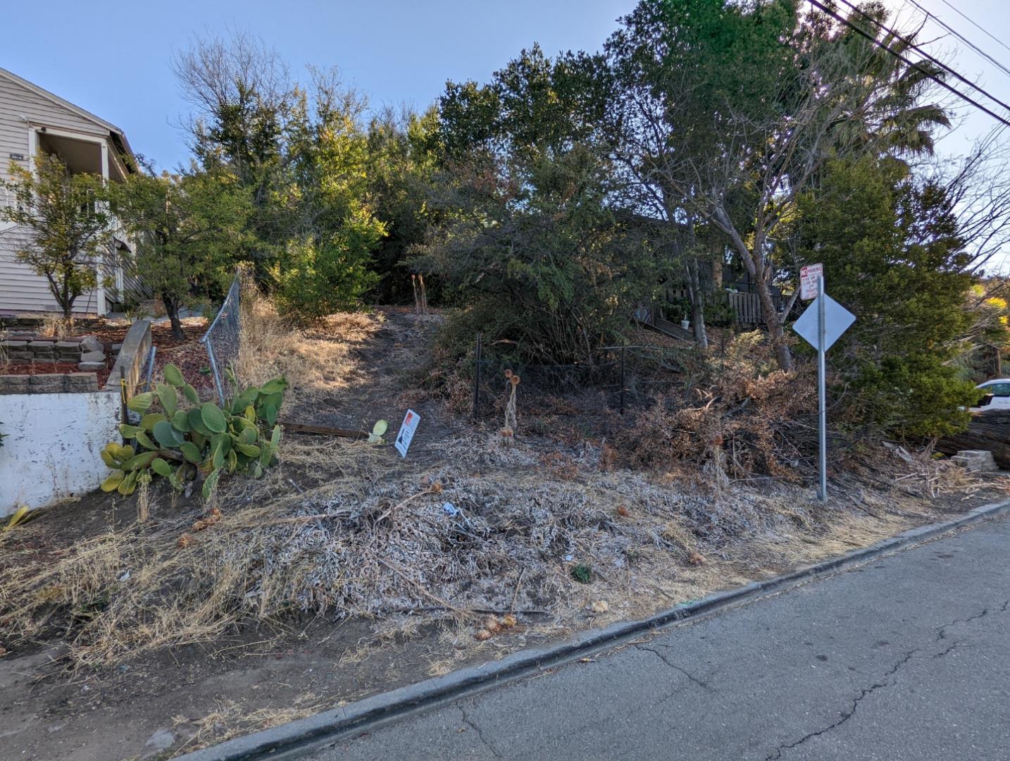 Detail Gallery Image 1 of 6 For 6922* Outlook Ave, Oakland,  CA 94605 - – Beds | – Baths