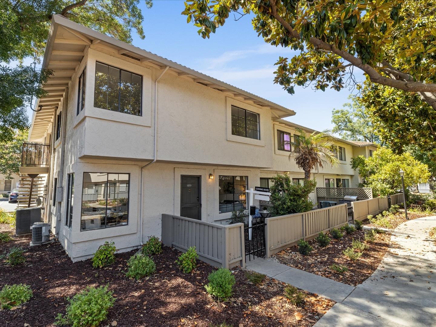 Detail Gallery Image 1 of 1 For 210 Kenbrook Cir, San Jose,  CA 95111 - 3 Beds | 1/1 Baths