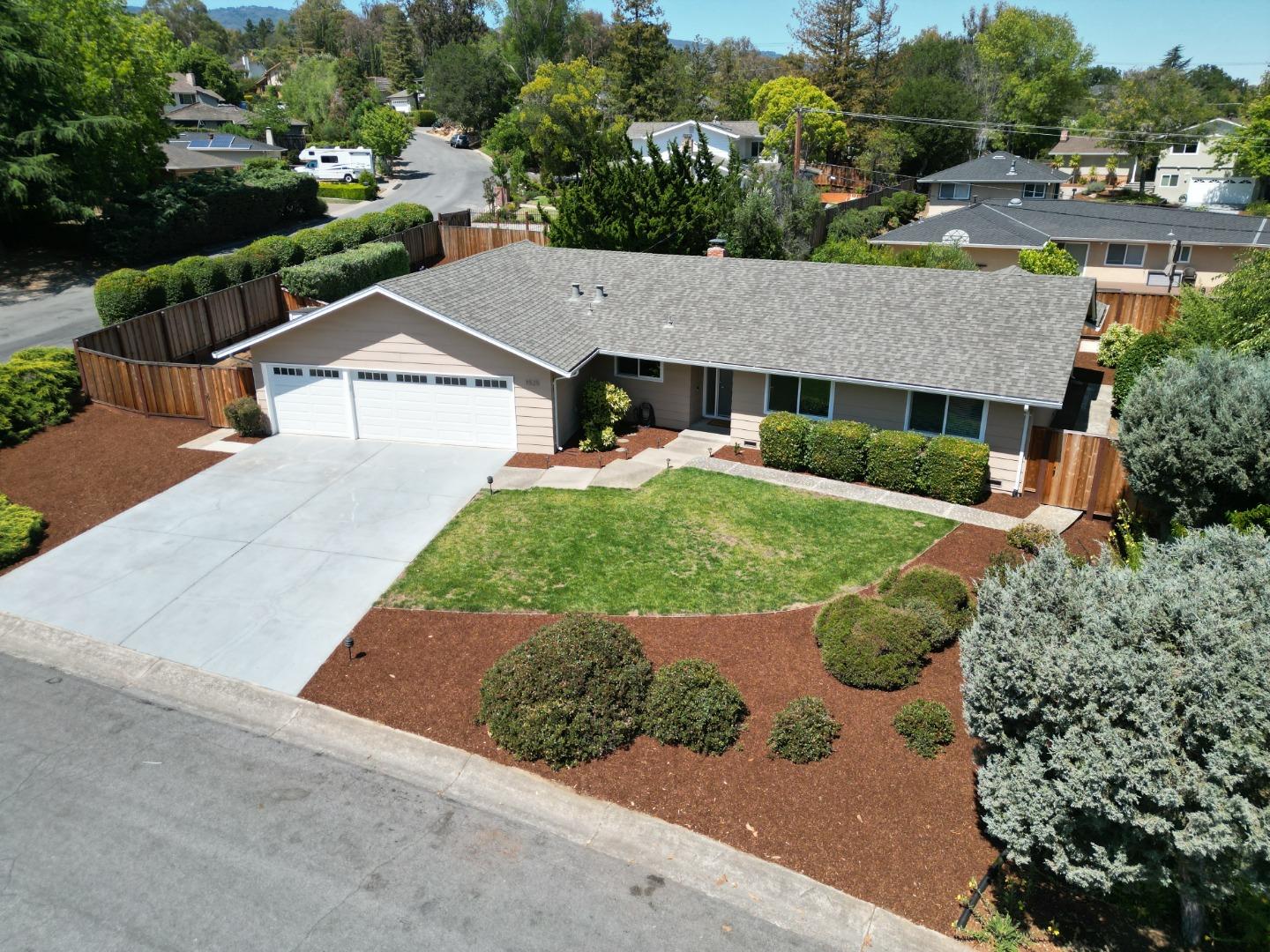 Detail Gallery Image 1 of 1 For 1525 Vineyard Dr, Los Altos,  CA 94024 - 4 Beds | 2 Baths