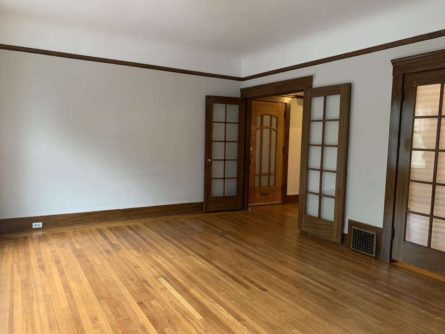Detail Gallery Image 1 of 1 For 411 Lincoln Way, San Francisco,  CA 94122 - 3 Beds | 1 Baths