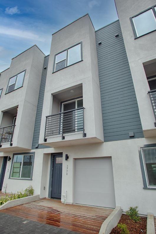 Detail Gallery Image 1 of 1 For 1778 Boxcar Cir, Oakland,  CA 94607 - 3 Beds | 3/1 Baths