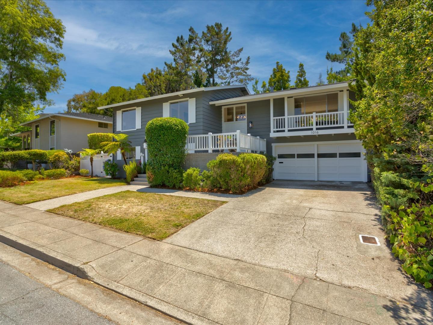 Detail Gallery Image 1 of 1 For 1016 Eden Bower Ln, Redwood City,  CA 94061 - 5 Beds | 3 Baths