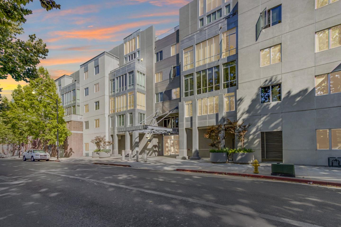 Detail Gallery Image 1 of 1 For 46 W Julian St #535,  San Jose,  CA 95110 - 3 Beds | 2/1 Baths