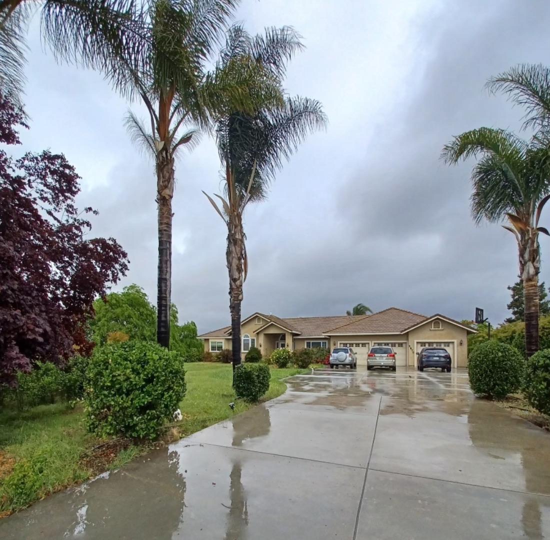 Detail Gallery Image 1 of 1 For 5870 Yuste Ln, Hollister,  CA 95023 - 4 Beds | 2/1 Baths
