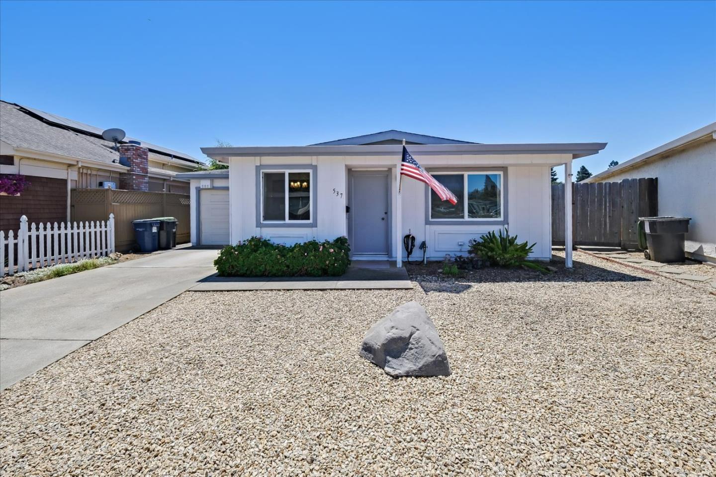 Detail Gallery Image 1 of 1 For 537 Cedar Dr, Watsonville,  CA 95076 - 2 Beds | 1 Baths