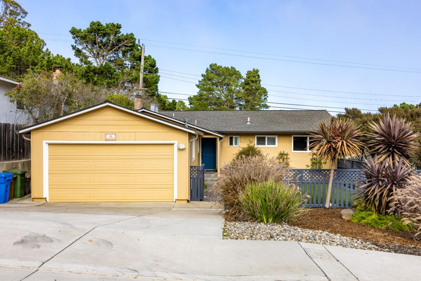 Detail Gallery Image 1 of 1 For 18 via Ladera, Monterey,  CA 93940 - 3 Beds | 2 Baths
