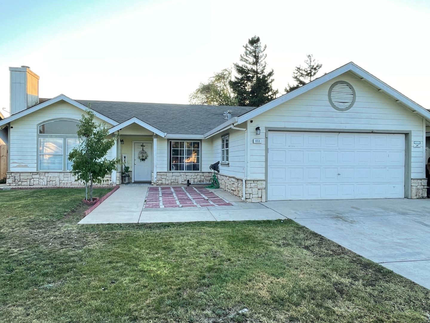 Detail Gallery Image 1 of 1 For 653 Malaga Ct, Soledad,  CA 93960 - 3 Beds | 2 Baths