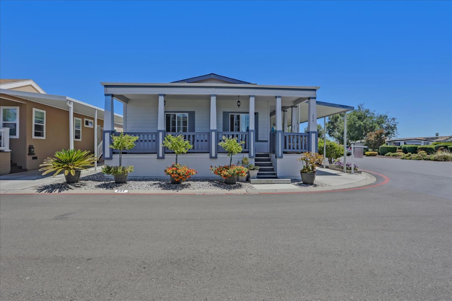 Detail Gallery Image 1 of 1 For 1220 Tasman Dr #294,  Sunnyvale,  CA 94089 - 3 Beds | 2 Baths