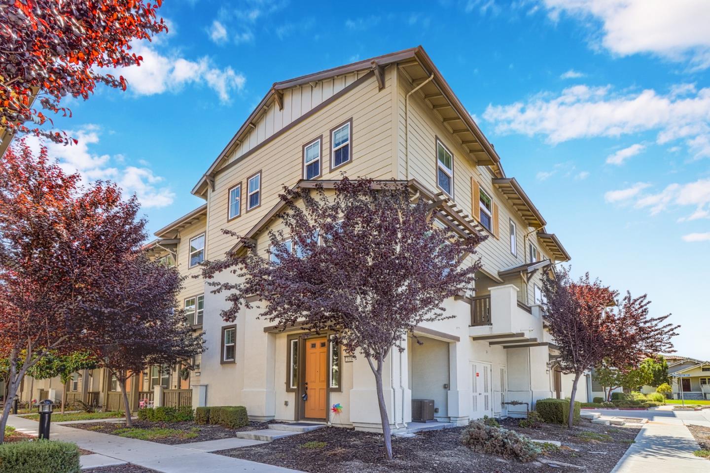 Detail Gallery Image 1 of 1 For 2034 Vincenzo Walkway, San Jose,  CA 95133 - 2 Beds | 2/1 Baths