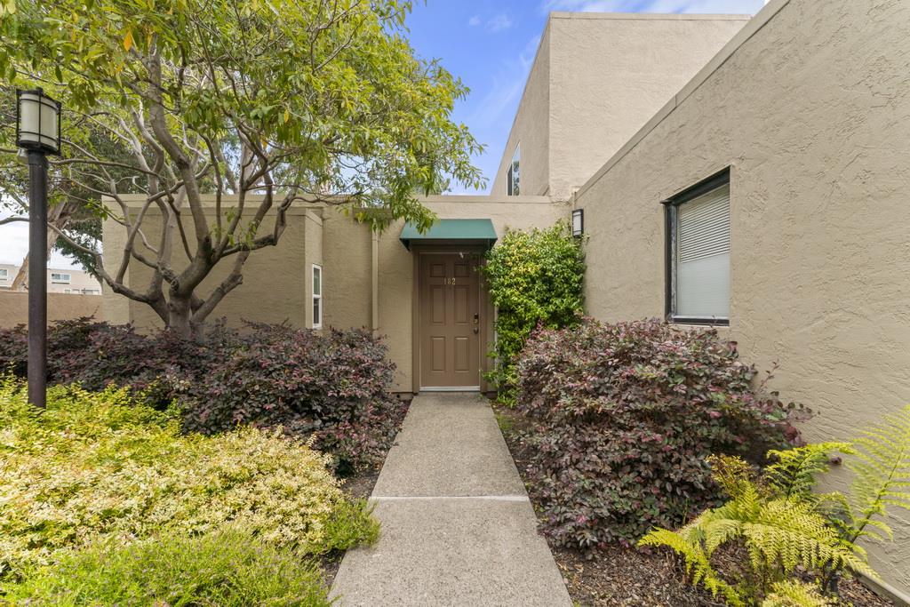 Detail Gallery Image 1 of 1 For 2001 Alameda De Las Pulgas #182,  San Mateo,  CA 94403 - 3 Beds | 2 Baths