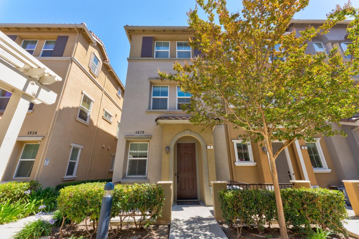 Detail Gallery Image 1 of 1 For 1670 Avina Cir #7,  Santa Clara,  CA 95054 - 3 Beds | 3/1 Baths