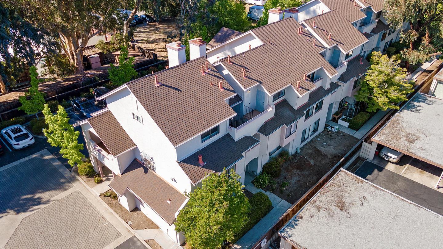 Detail Gallery Image 1 of 1 For 3073 Middlefield Rd #202,  Palo Alto,  CA 94306 - 3 Beds | 2 Baths