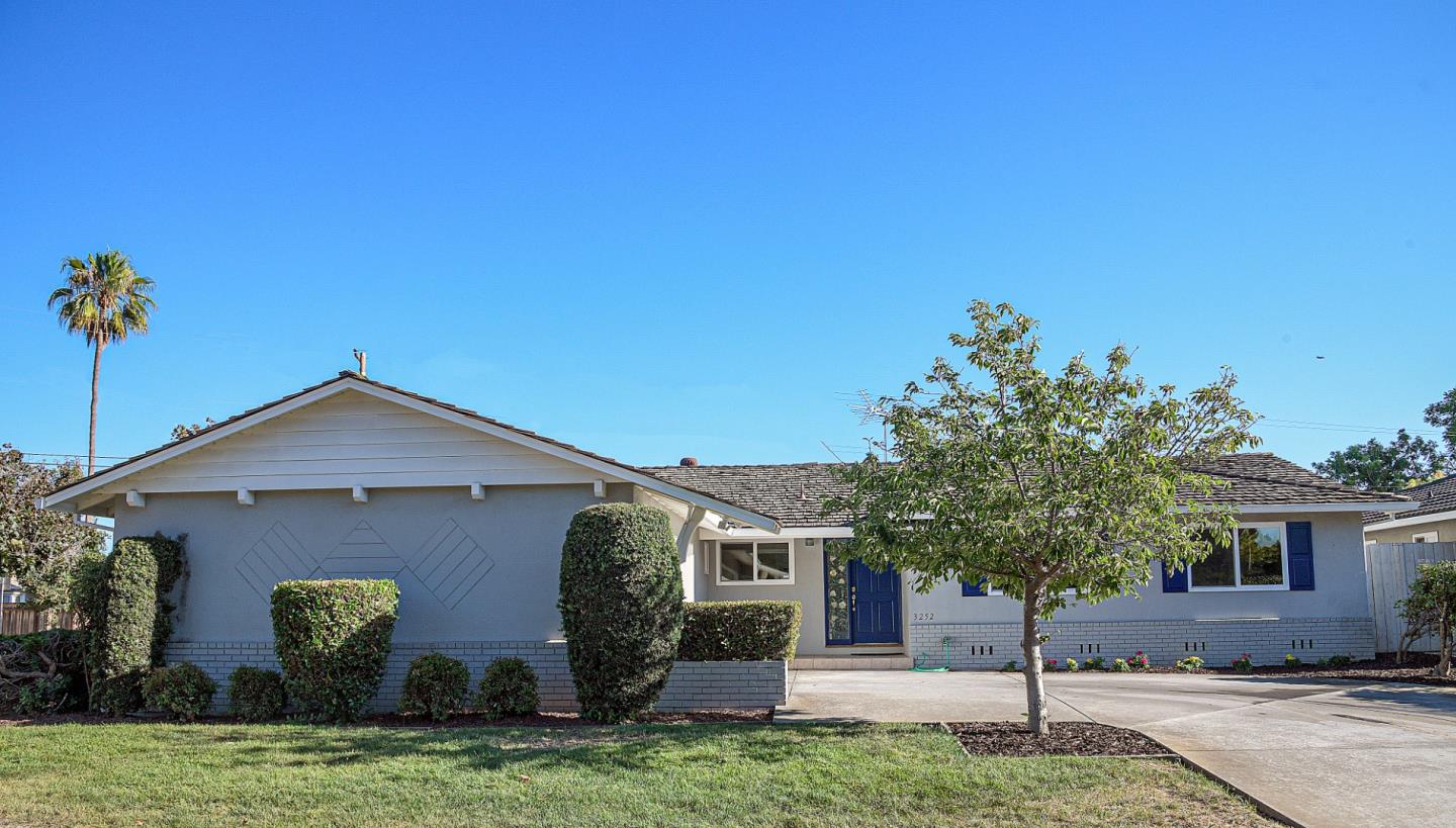 Detail Gallery Image 1 of 1 For 3252 Pearltone Dr, San Jose,  CA 95117 - 4 Beds | 2/1 Baths