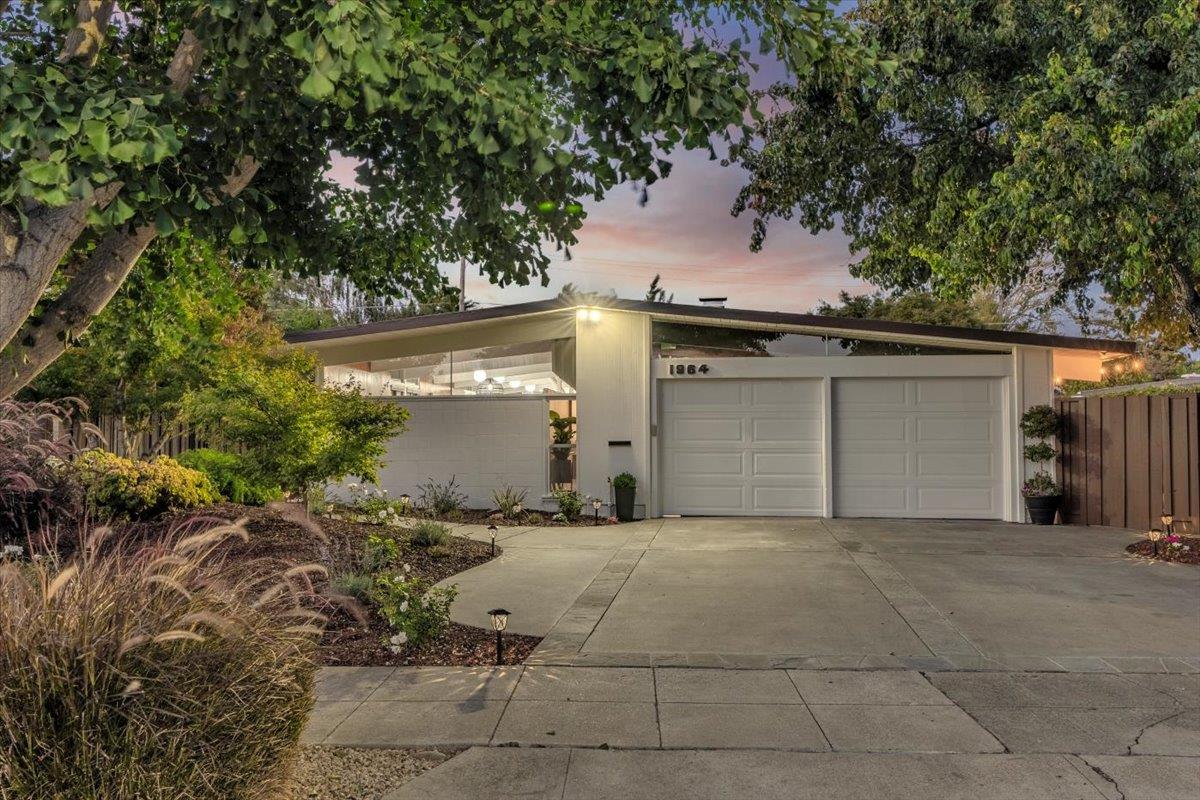 Detail Gallery Image 1 of 1 For 1964 Margot Pl, San Jose,  CA 95125 - 4 Beds | 2 Baths