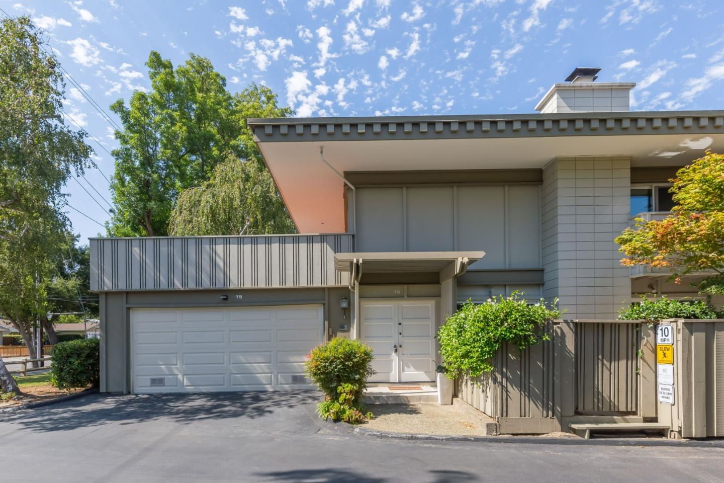 Detail Gallery Image 1 of 1 For 78 Los Altos Sq, Los Altos,  CA 94022 - 3 Beds | 2/1 Baths