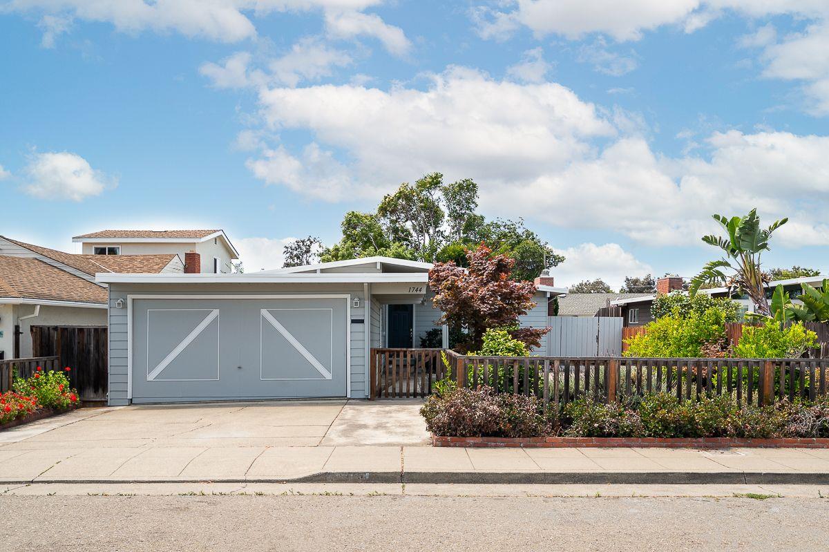 Detail Gallery Image 1 of 1 For 1744 Pierce St, San Mateo,  CA 94403 - 3 Beds | 2 Baths