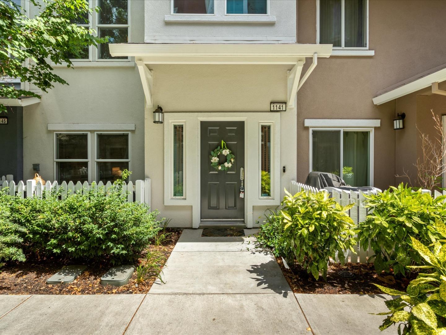 Detail Gallery Image 1 of 1 For 1141 Sierra Madres Ter, San Jose,  CA 95126 - 3 Beds | 3/1 Baths