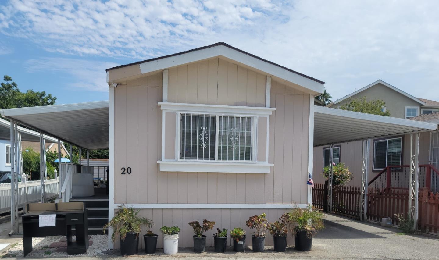 Detail Gallery Image 1 of 1 For 270 Umbarger Rd #20,  San Jose,  CA 95111 - 2 Beds | 1 Baths