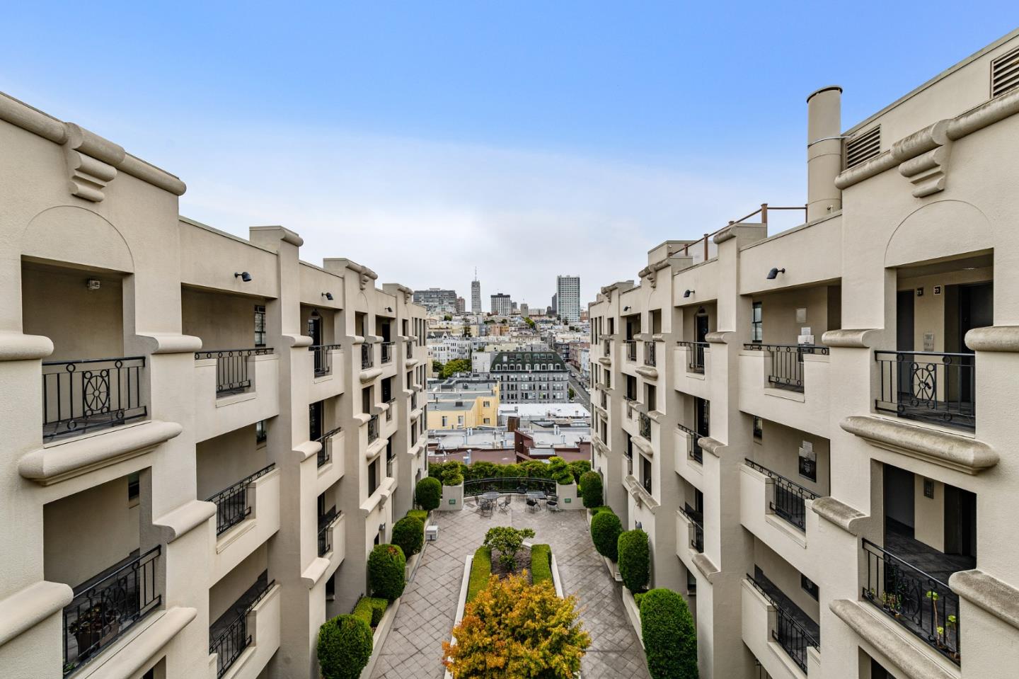 Detail Gallery Image 1 of 1 For 1776 Sacramento St #708,  San Francisco,  CA 94109 - 3 Beds | 2 Baths