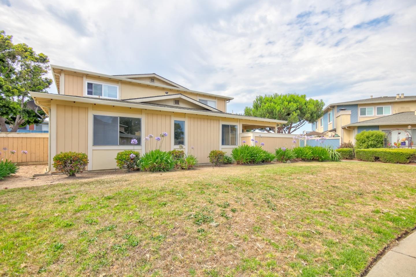 Detail Gallery Image 1 of 1 For 1869 Cherokee Dr #1,  Salinas,  CA 93906 - 1 Beds | 1 Baths