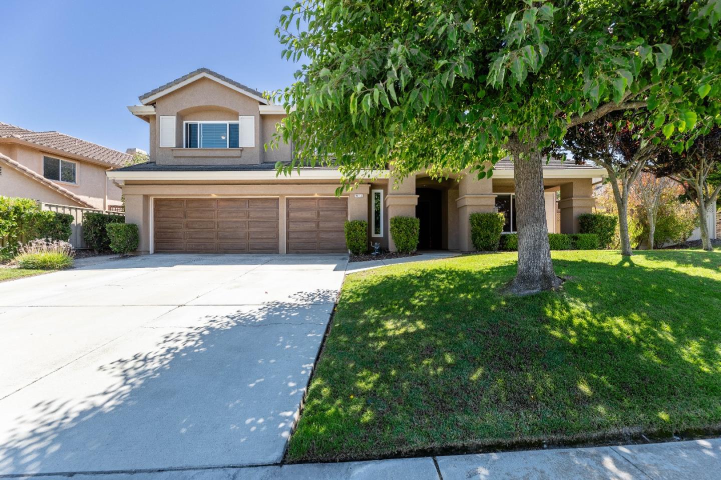 Detail Gallery Image 1 of 1 For 19112 Garden Valley Way, Salinas,  CA 93908 - 5 Beds | 3/1 Baths