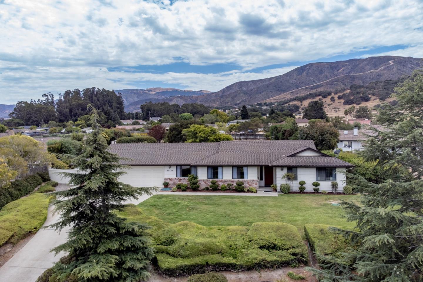 Detail Gallery Image 1 of 1 For 22225 Tara Ct, Salinas,  CA 93908 - 3 Beds | 2 Baths